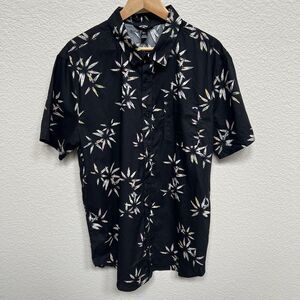 Billabong Chase Men’s Size Large Black Pastel Floral Button Up Short Sleeve NWT